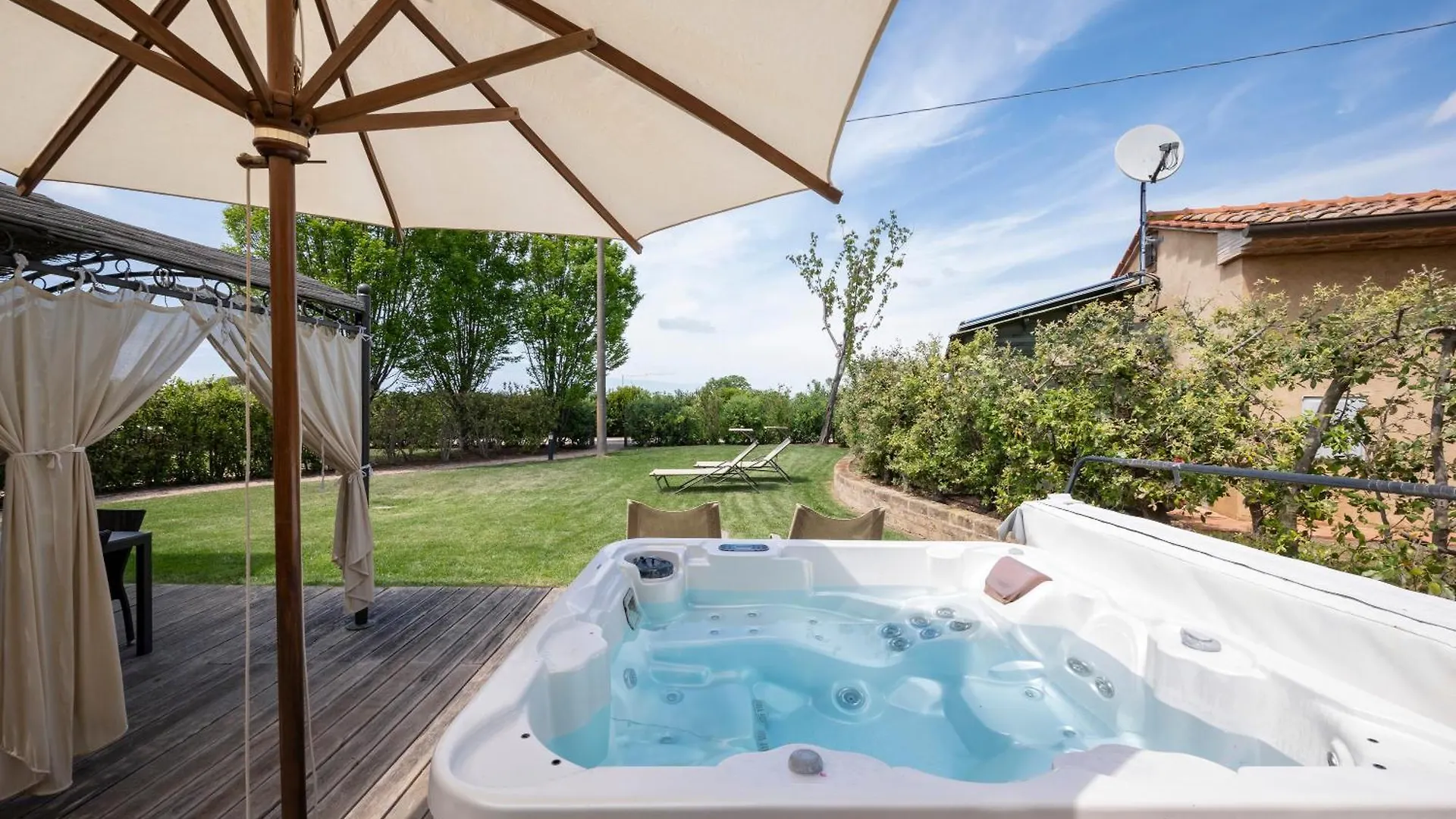 Podere Vignanova Accommodations & Spa Castagneto Carducci Frühstückspension